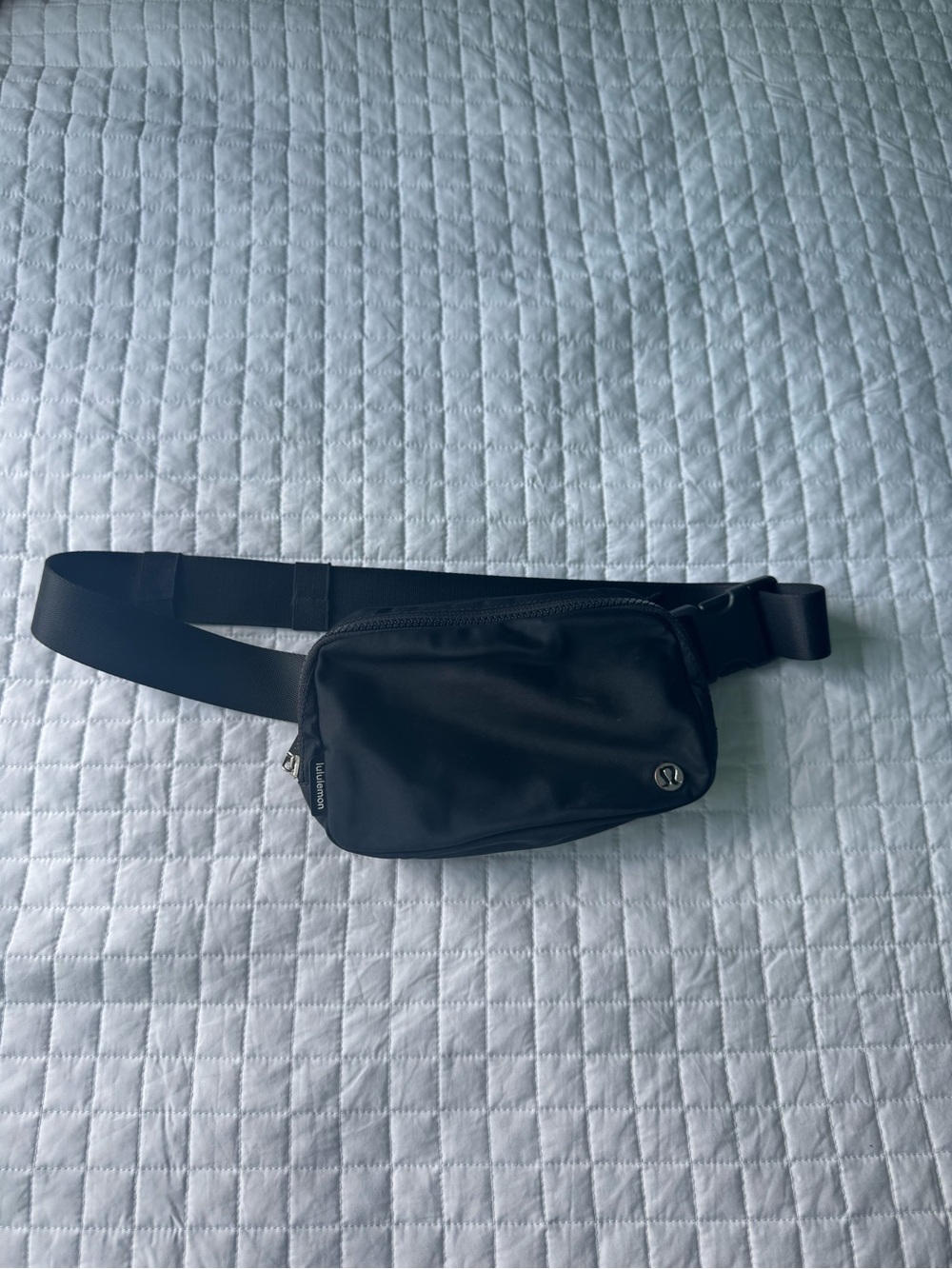 Lululemon belt bag black